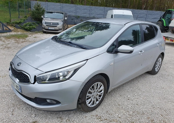 Kia Ceed cena 24900 przebieg: 144000, rok produkcji 2013 z Staszów małe 106